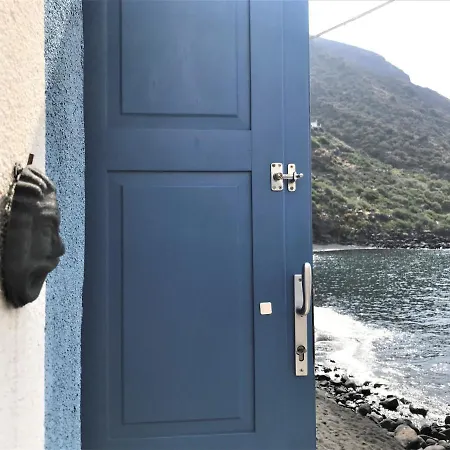 Il Nido Di Rinella, Casa Sulla *